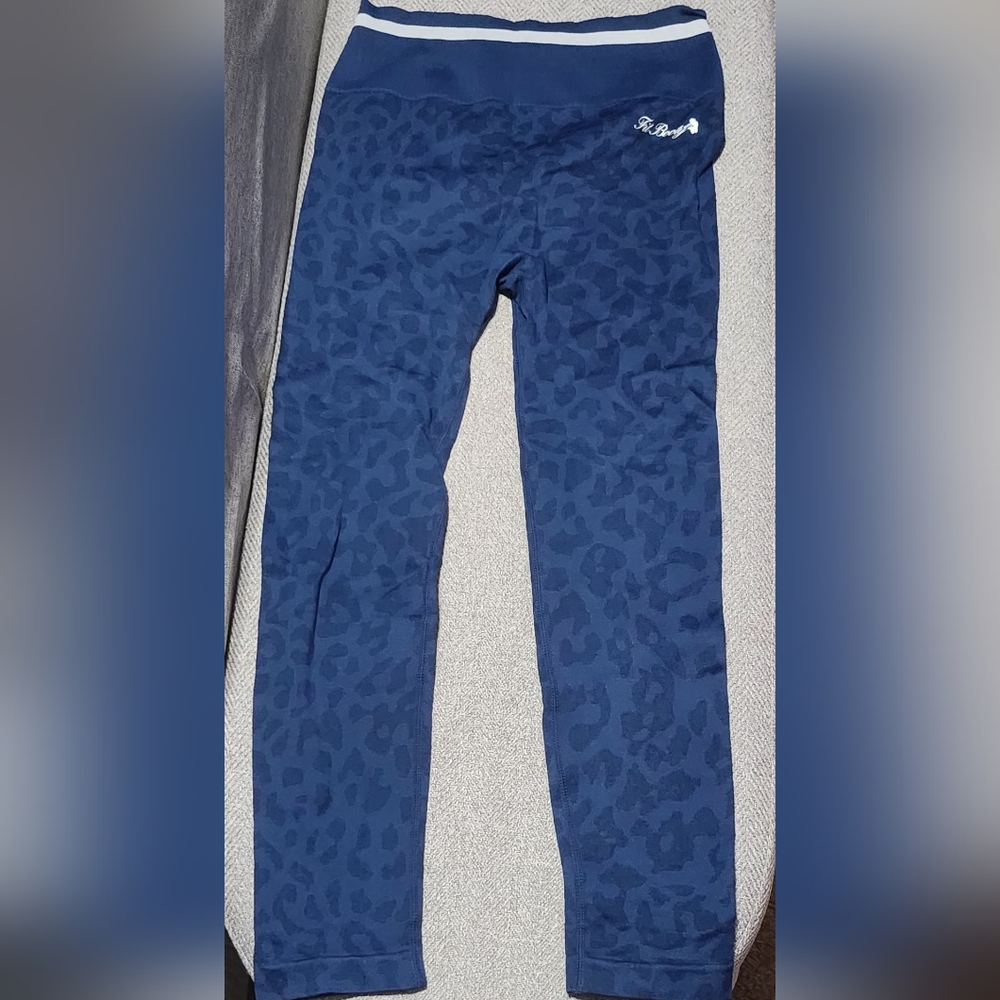 Fit Booty workout leggings size L